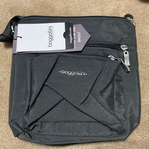 Baggallini Modern Pocket Crossbody